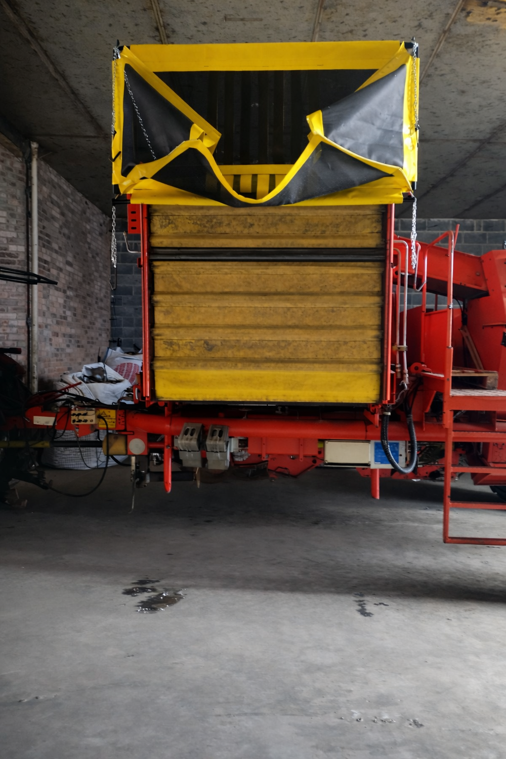 Kosz zsypowy Grimme 170-60 z konstrukcją  087.00185,087.00223,087.00191,087.00324,087.01632
